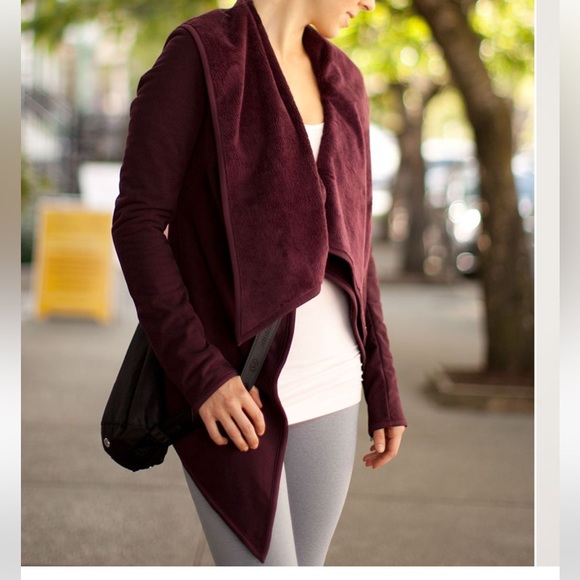 Lululemon Presence of Mind Fleece Wrap Bordeaux - Picture 5 of 8